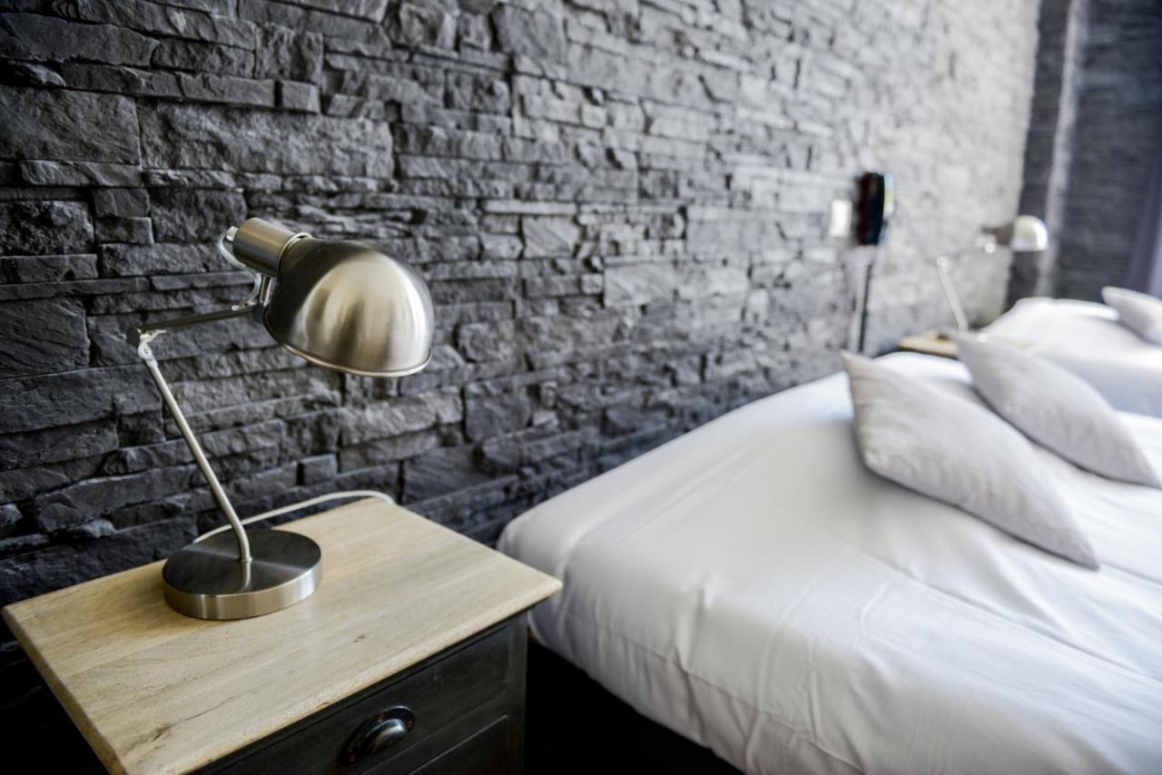 Logis Le Saint Hubert Otel Haybes Dış mekan fotoğraf