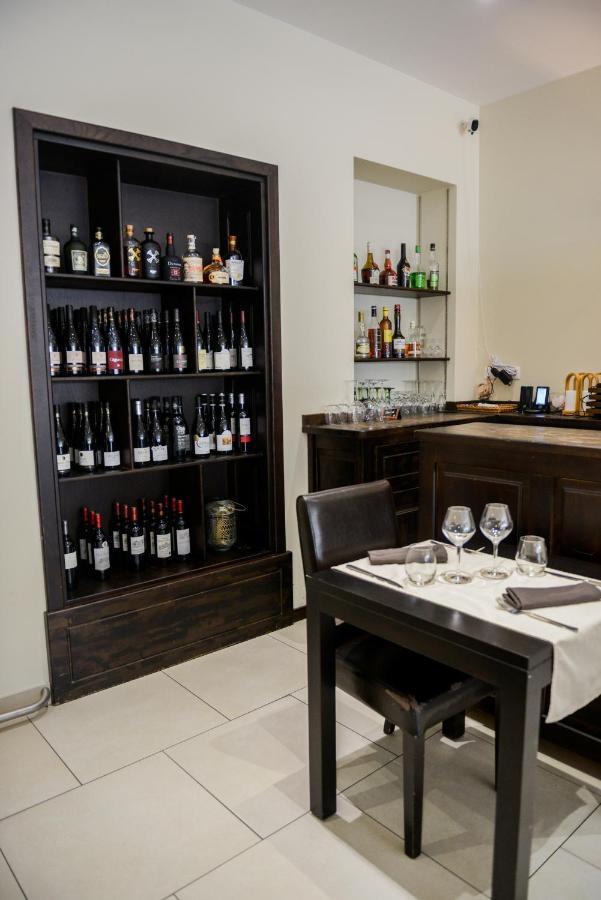 Logis Le Saint Hubert Otel Haybes Dış mekan fotoğraf